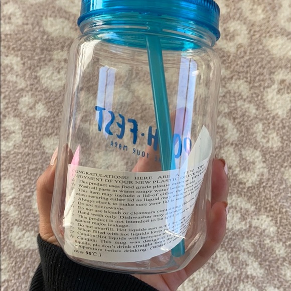 Poshfest Cup with Straw - Picture 3 of 4